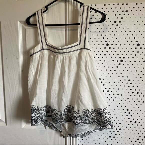 BCBGMaxAzria Black and White Embroidered Tank Top - Picture 2 of 11